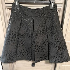 Guess women’s skirt